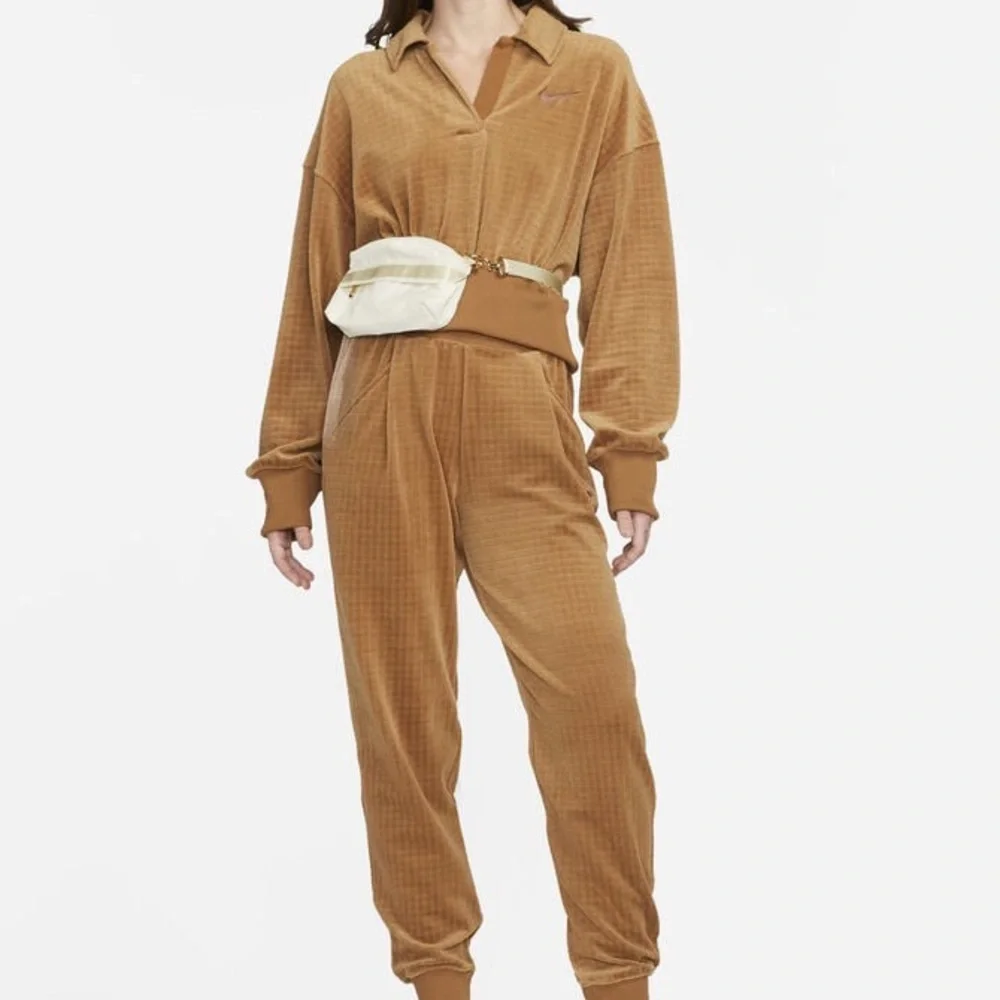 Nike cropped velour